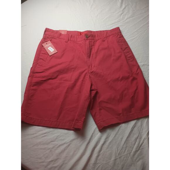 Izod Red Soho Plain Front Flat Shorts Mens 36W Confetti Red NWT Outdoors Hiking - Picture 1 of 7